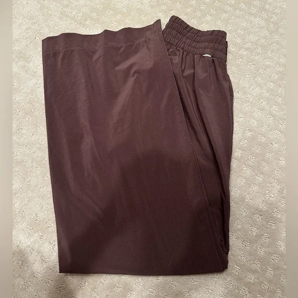 Vuori Villa Wideleg Pant - Regular Length - Picture 8 of 8
